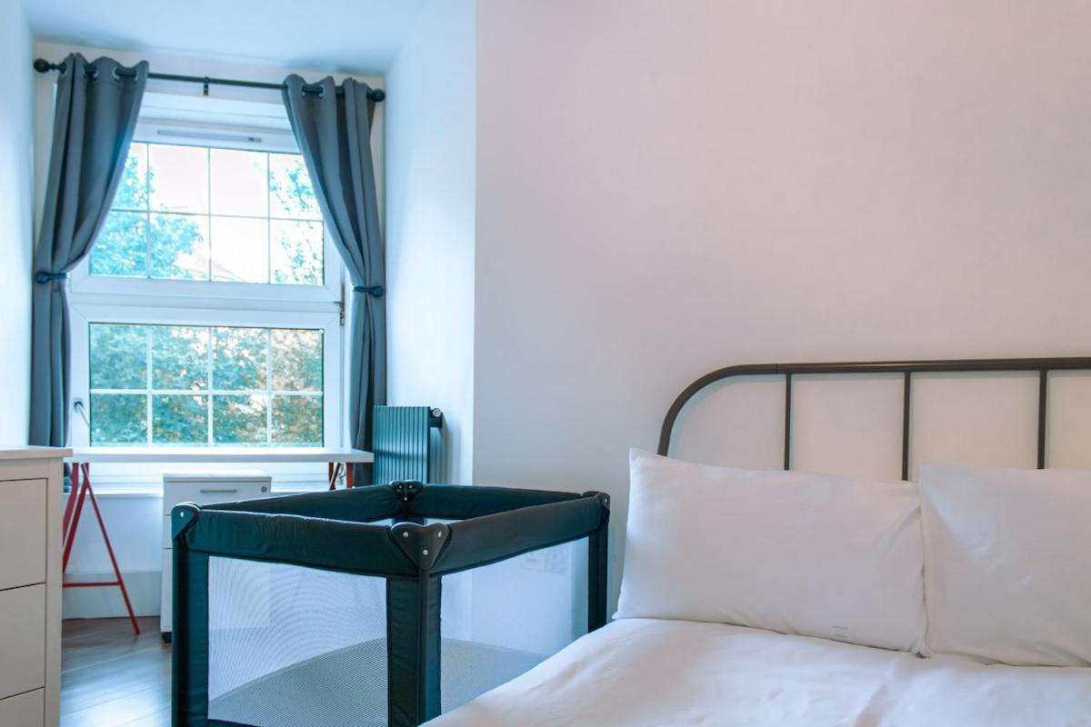 4-bedroom Flat Near Central, 2-min Walk To Metro Appartamento *