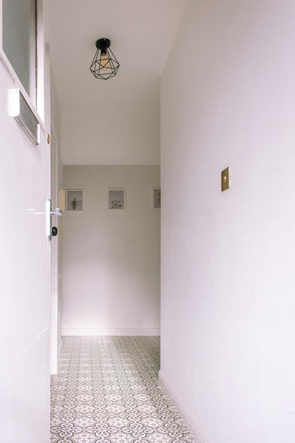 4-bedroom Flat Near Central, 2-min Walk To Metro *