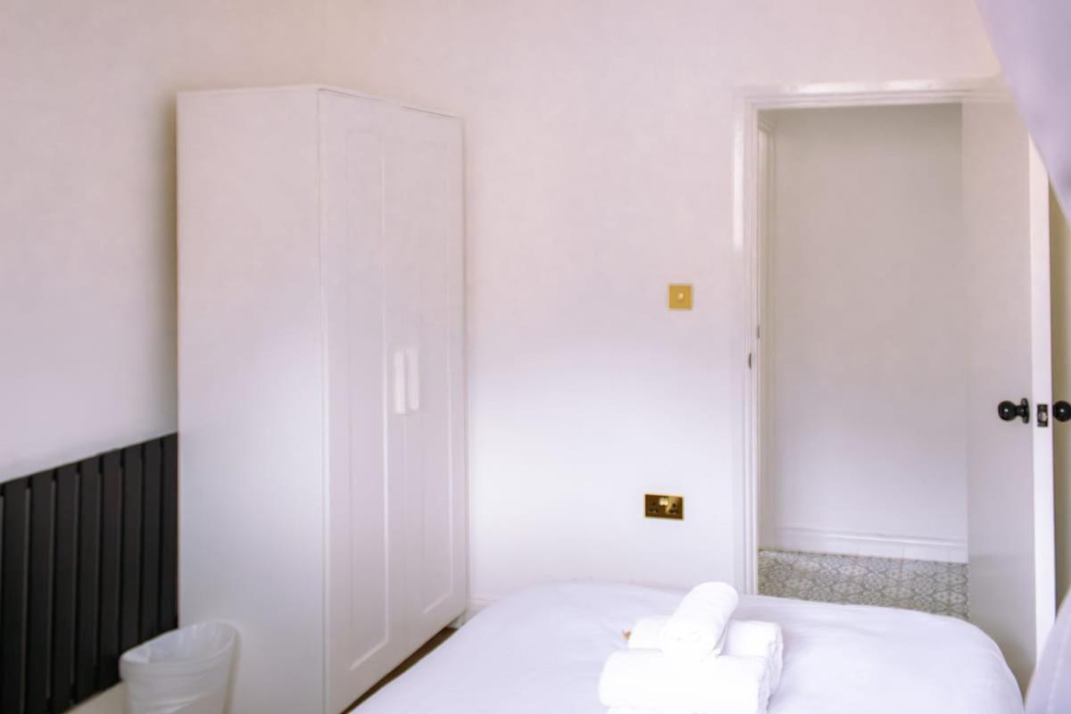 Apartment 4-bedroom Flat Near Central, 2-min Walk To Metro London