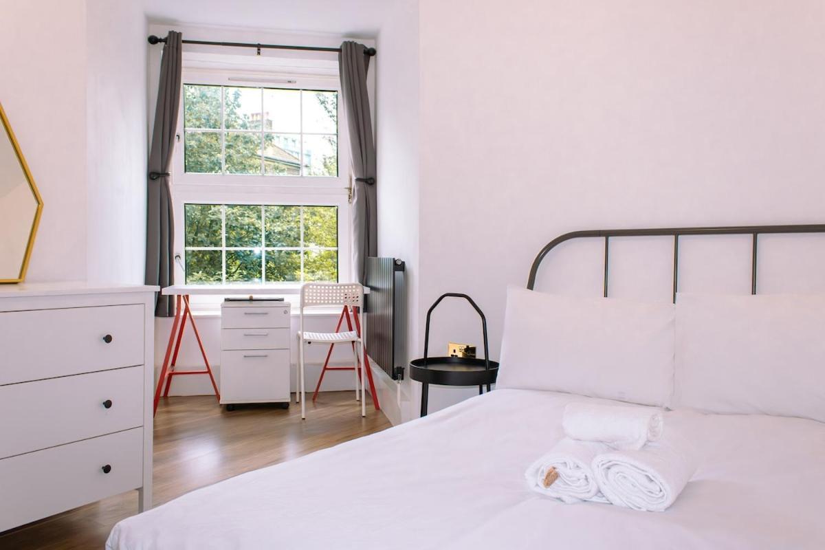 4-bedroom Flat Near Central, 2-min Walk To Metro Appartamento