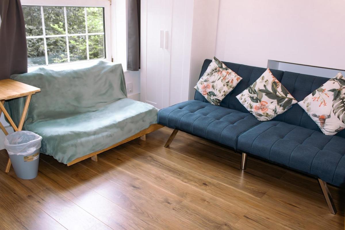 4-bedroom Flat Near Central, 2-min Walk To Metro Apartment *